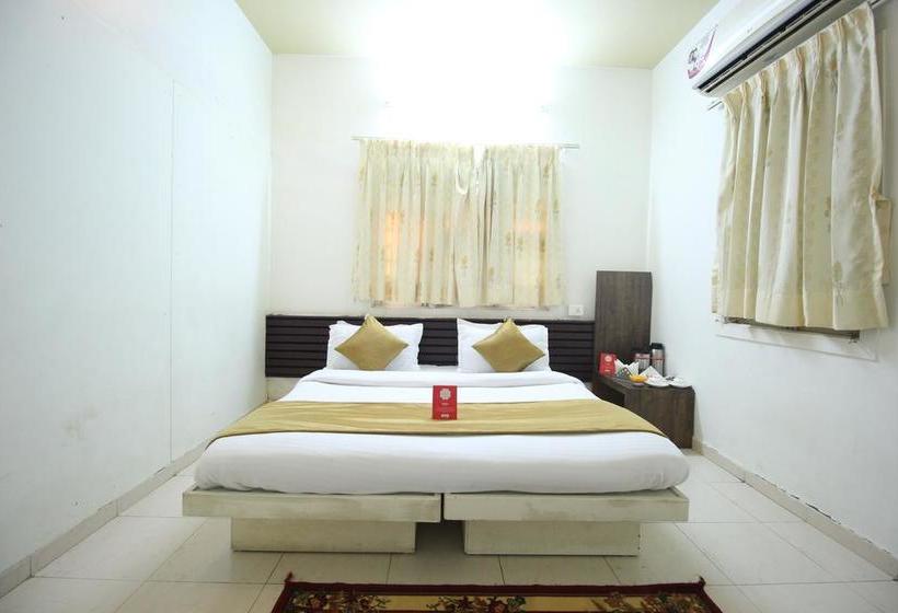 Hotel Oyo Apartments Corporate Road 7