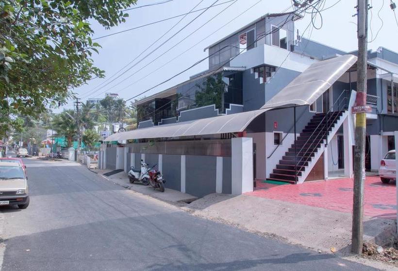 Hotel Oyo Homes Ambalamukku Extension Kerala