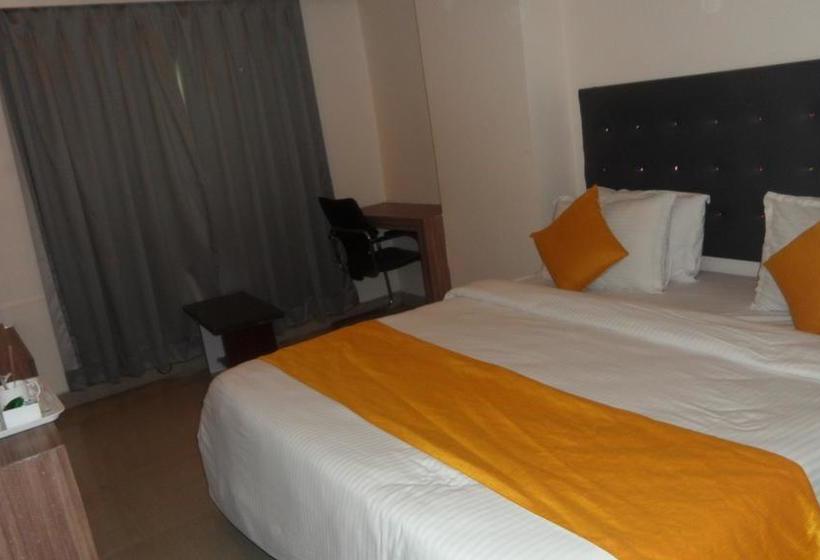 Hotel The Social Grand 3