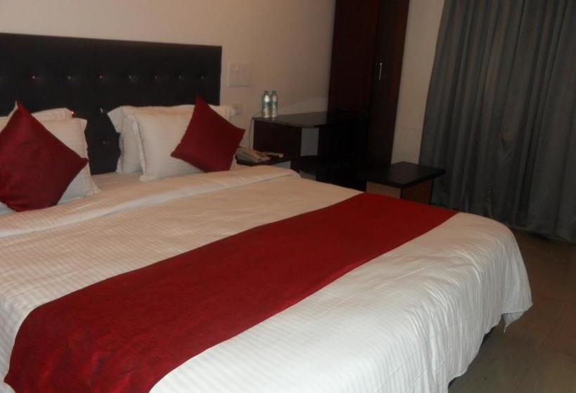 Hotel The Social Grand 4