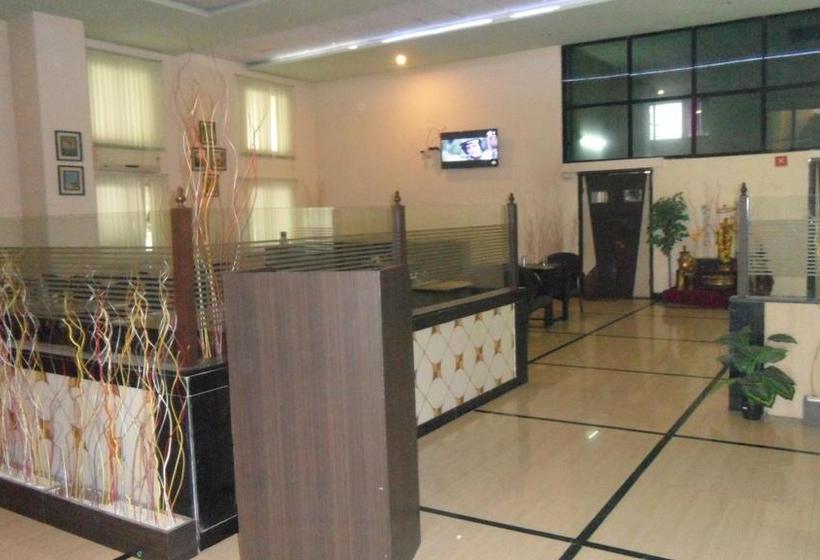 Hotel The Social Grand 9