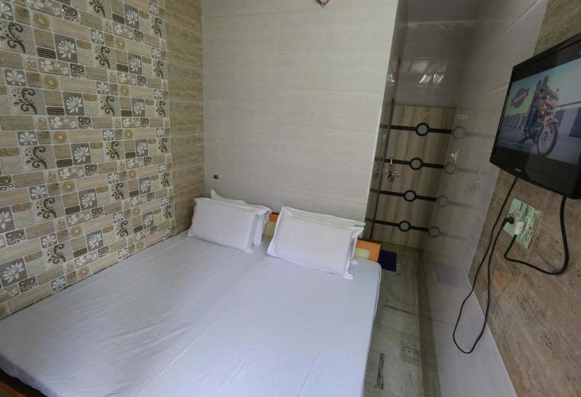 Hotel Shri Shivam Palace 11