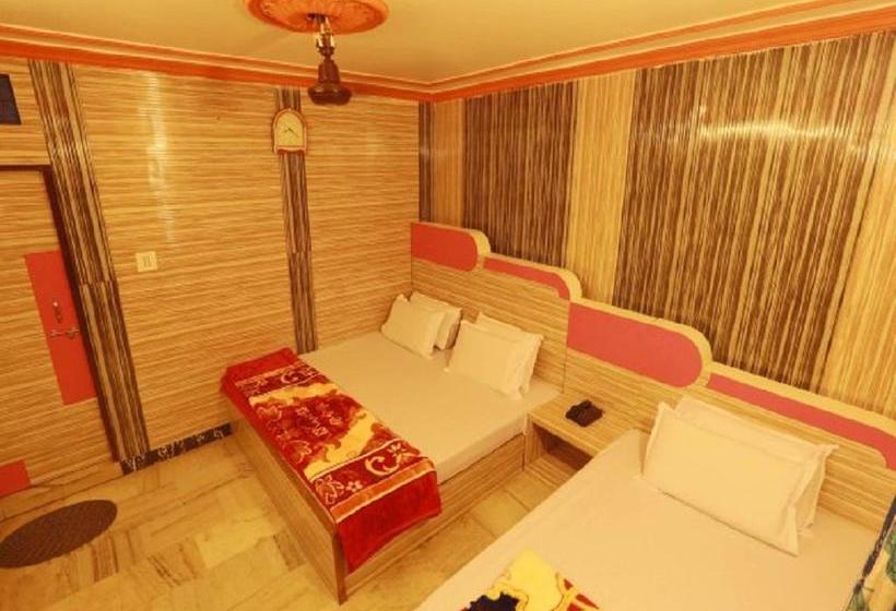 Hotel Shri Shivam Palace 8