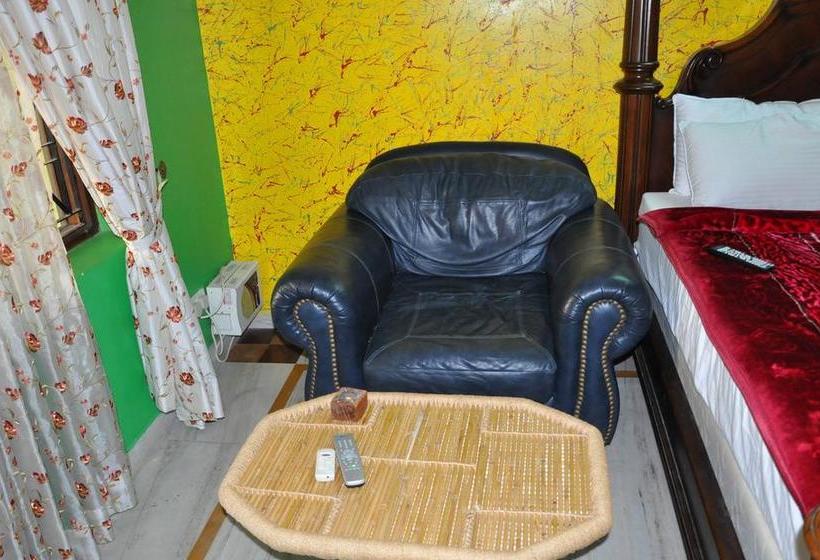 Resort Exclusive View Room Near Ram Jhula 8