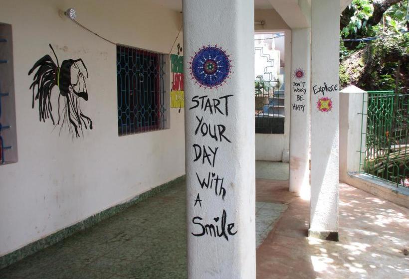 Roadhouse Hostels Arambol Goa