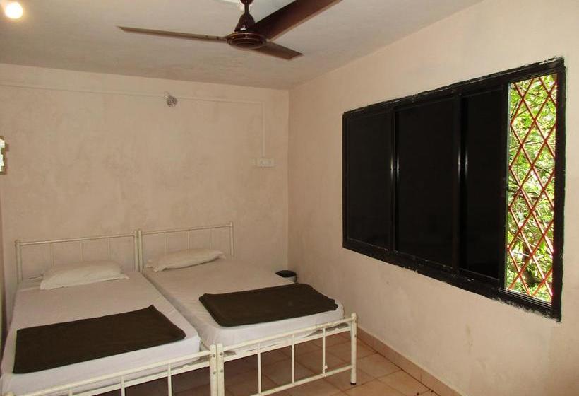 Roadhouse Hostels Arambol Goa 11