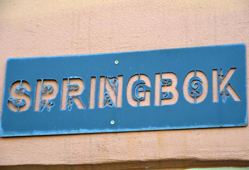 Bed and Breakfast The Bucks Guesthouse 3