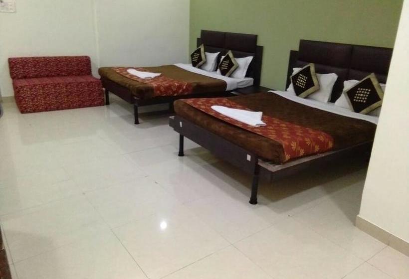 Hotel The Singh Palace 1