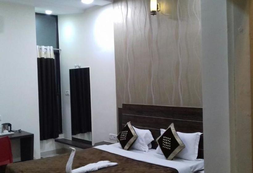 Hotel The Singh Palace 12