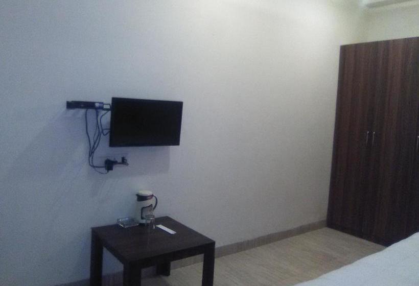 Hotel S B D Guest House