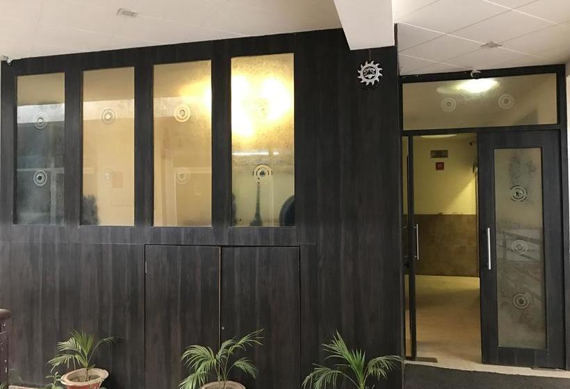 Hotel S B D Guest House 11