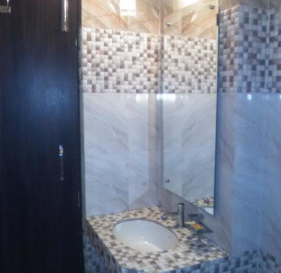 Hotel S B D Guest House 16