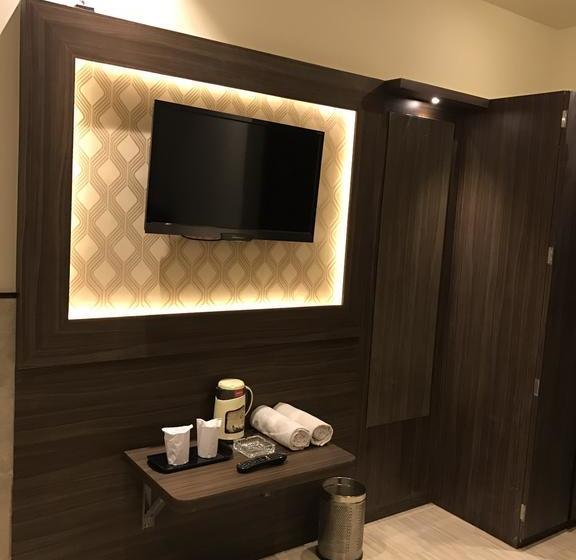 Hotel S B D Guest House 19