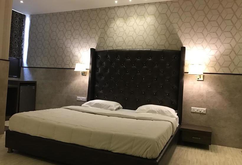 Hotel S B D Guest House 3