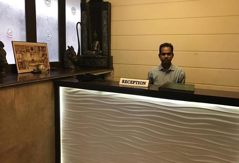 Hotel S B D Guest House 6