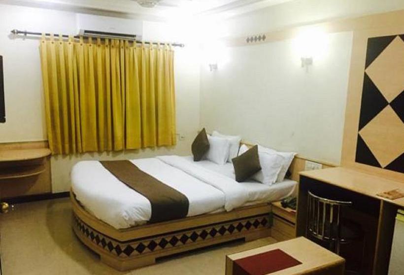 Hotel Ever Krishna 1
