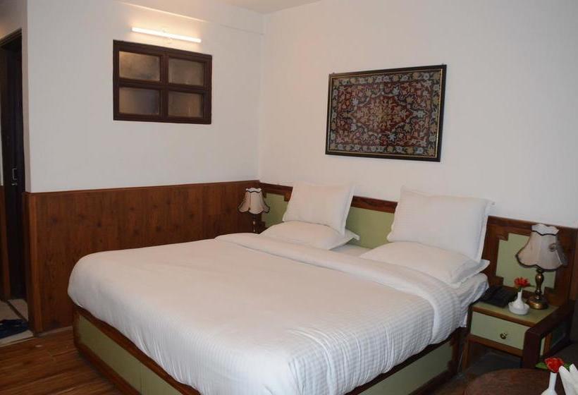 Standard Hotel And Resturant Jammu y Cachemira