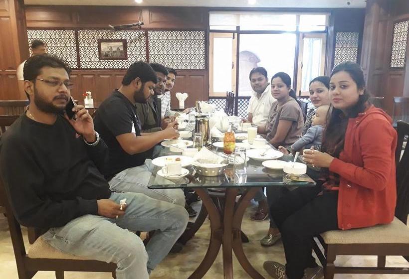 Standard Hotel And Resturant 10