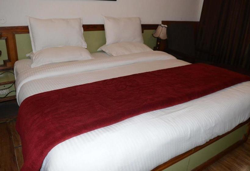 Standard Hotel And Resturant 12