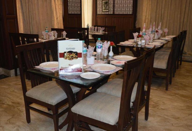 Standard Hotel And Resturant 16
