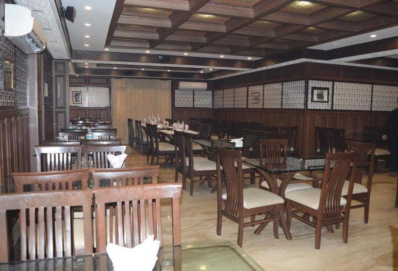 Standard Hotel And Resturant 17