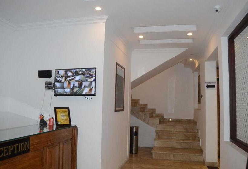 Standard Hotel And Resturant 18