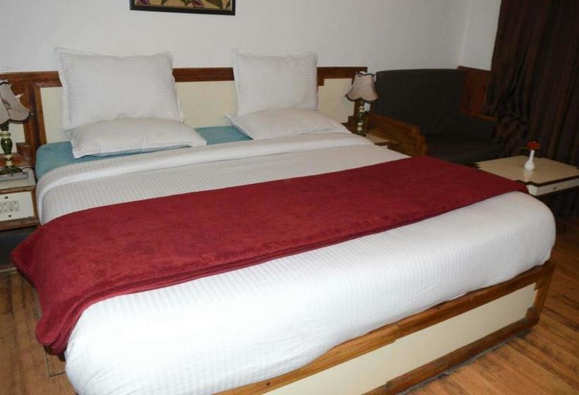 Standard Hotel And Resturant 5