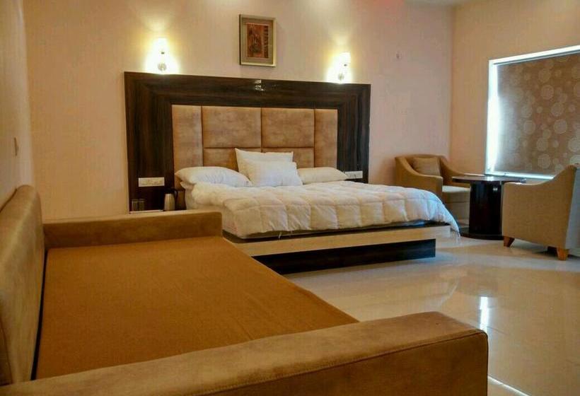 Resort Corbett The Grand 4