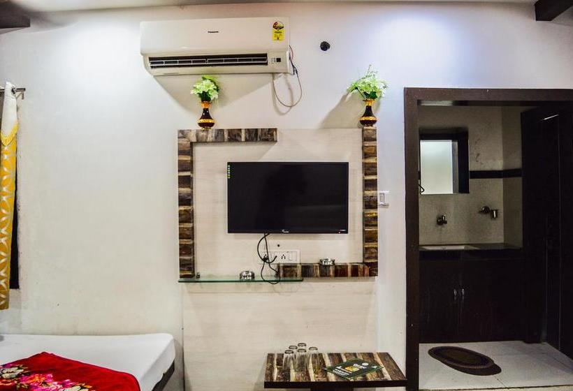 Hotel Shree Dwarkadhish 11