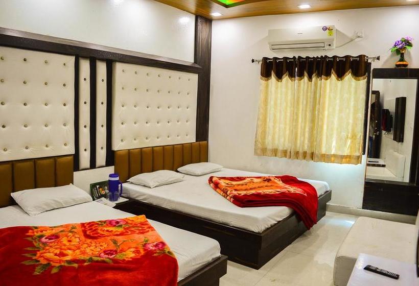 Hotel Shree Dwarkadhish 16