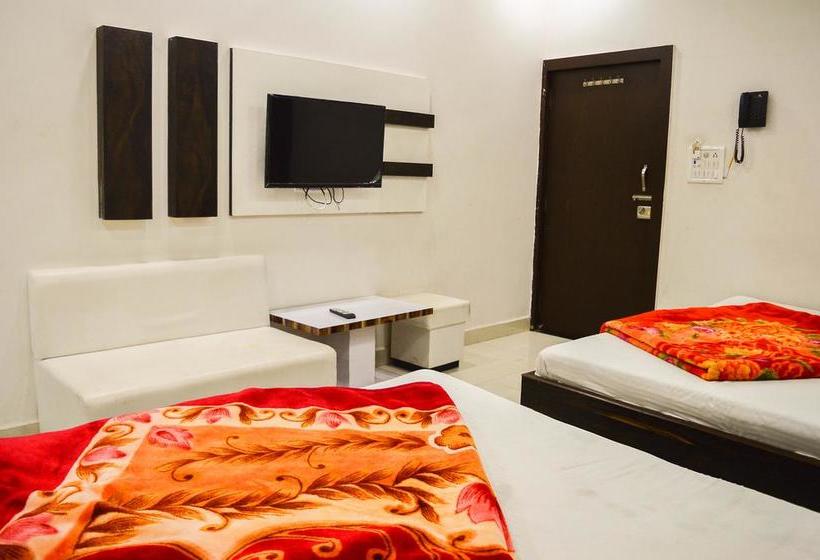 Hotel Shree Dwarkadhish 17