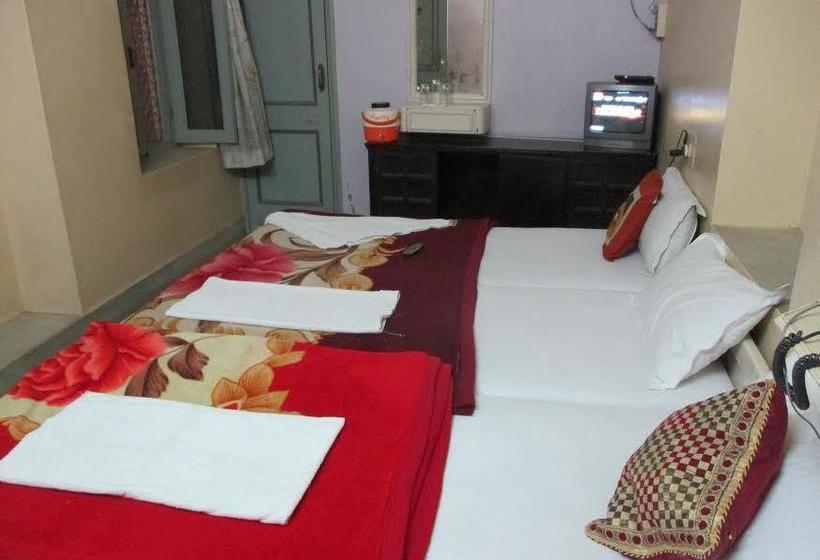 Hotel Payal 11