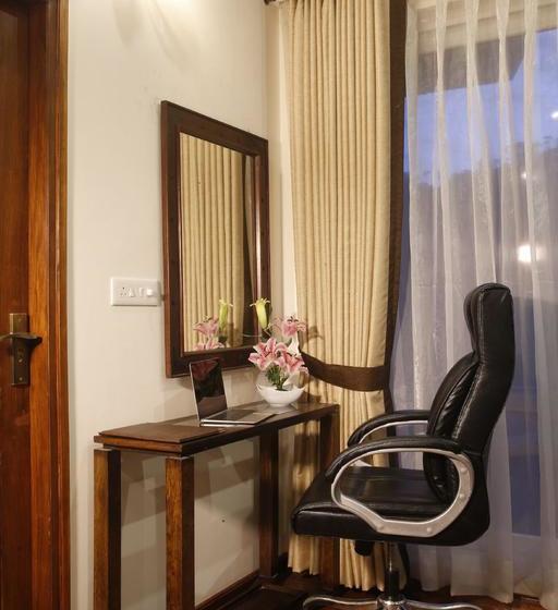 Jungle Lodge Resort 17