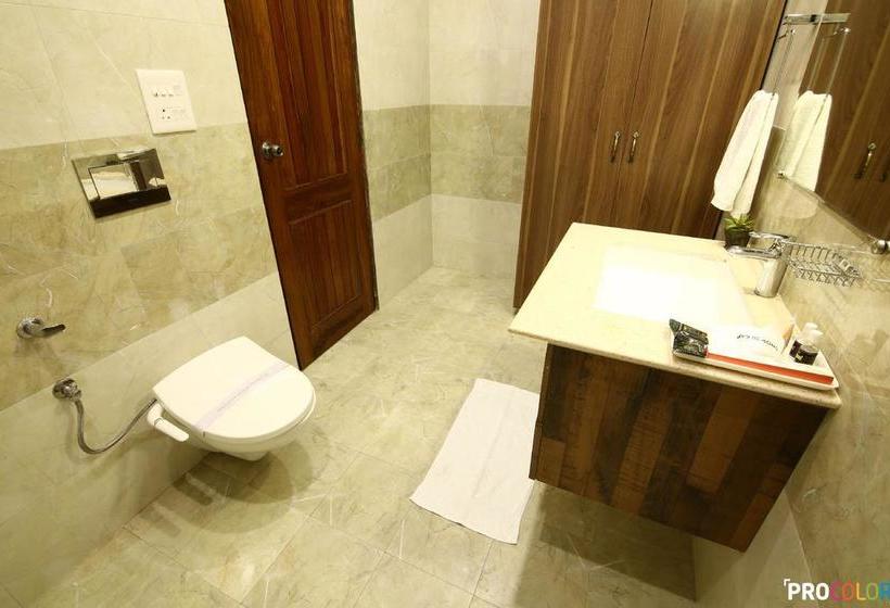 Jungle Lodge Resort 7