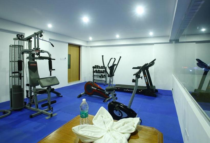 Hotel The Central Residency 10