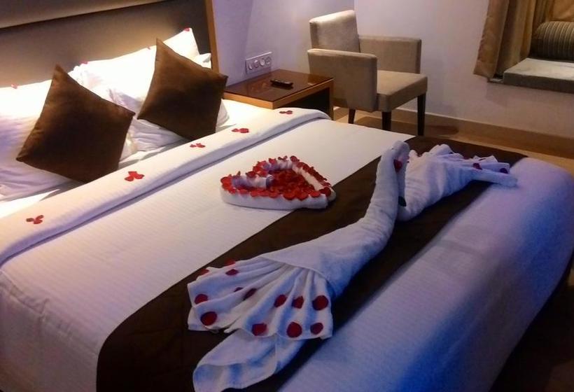 Hotel The Central Residency 14