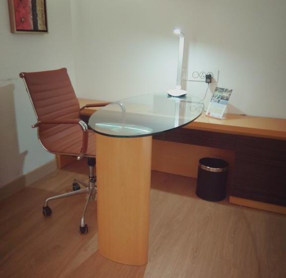 Hotel The Central Residency 19