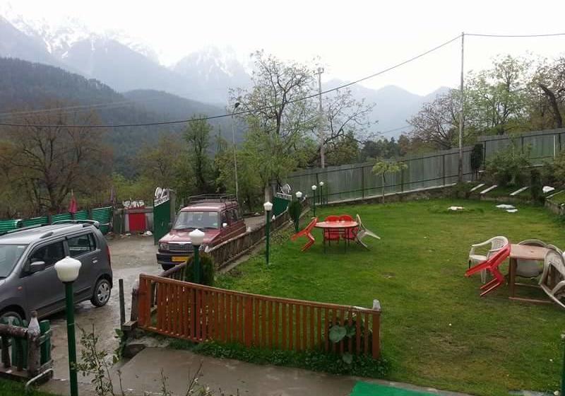 Hotel Shikargah Resort 10