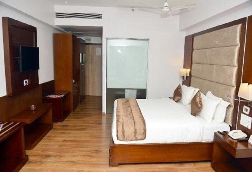 Hotel Grand Mehfil 14