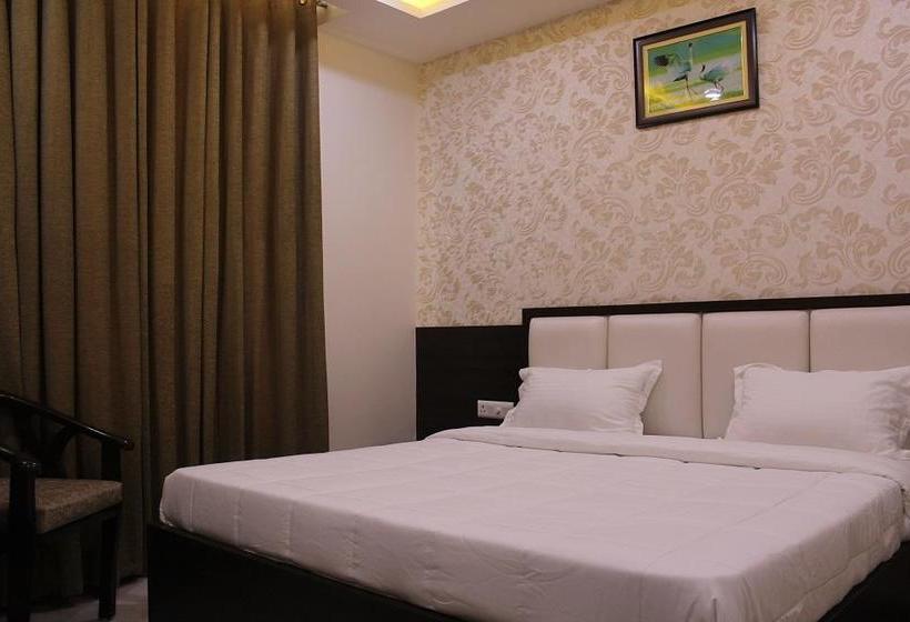 Hotel Celebration 13