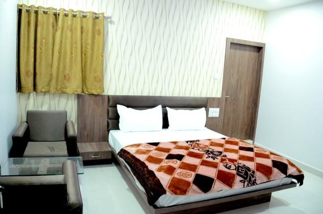 Hotel Naman Palace 12