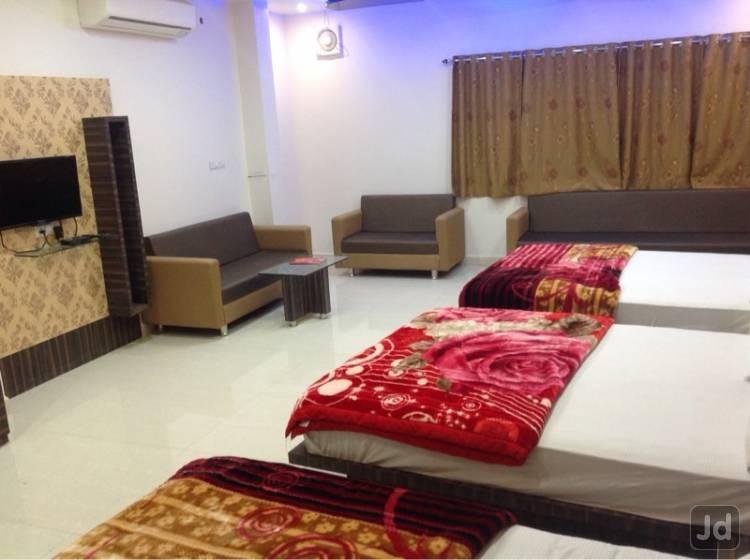 Hotel Naman Palace 8