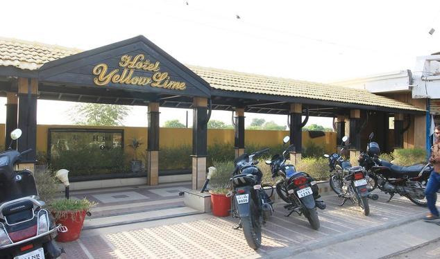 Hotel Yellow Lime 2