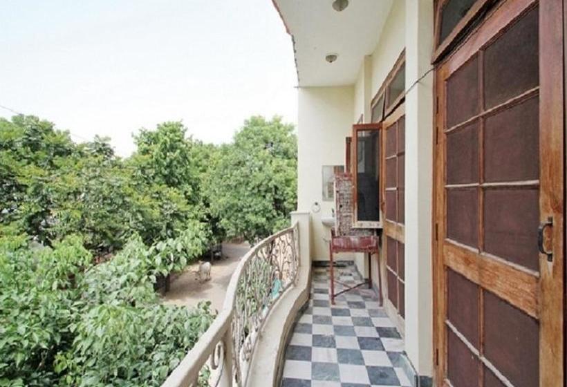 Hotel Anukampa Paying Guest House