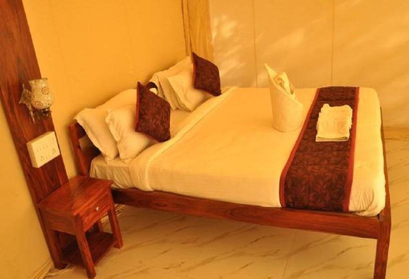 Hotel Royal Landmark 3