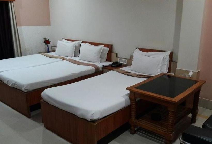 Hotel Minakshi International 5