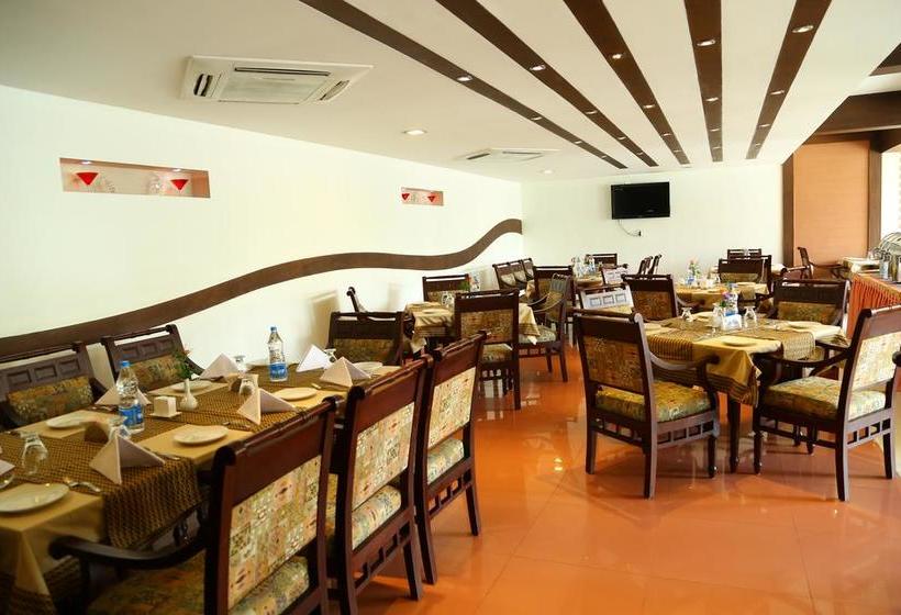 Hotel Cee Cee Tower 1