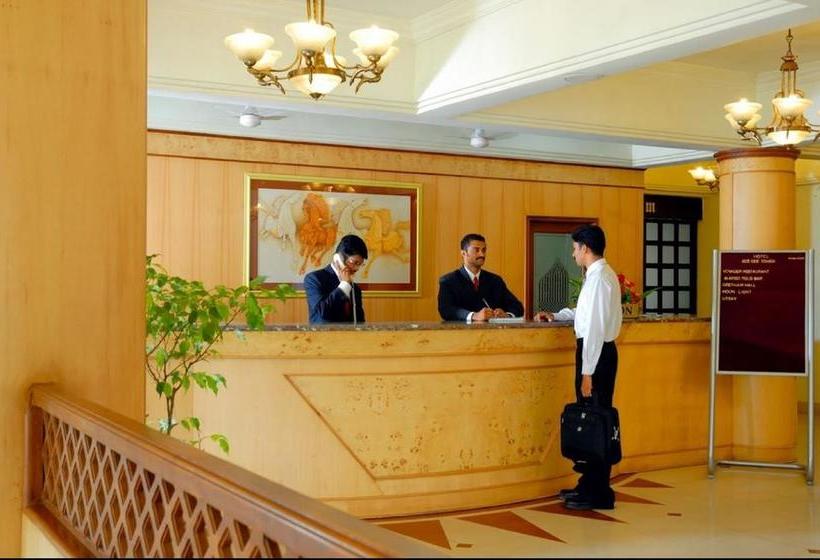 Hotel Cee Cee Tower 2