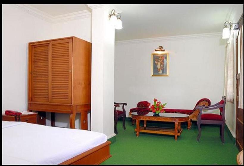 Hotel Cee Cee Tower 5