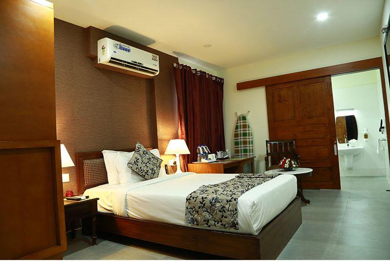 Hotel Cee Cee Tower 7